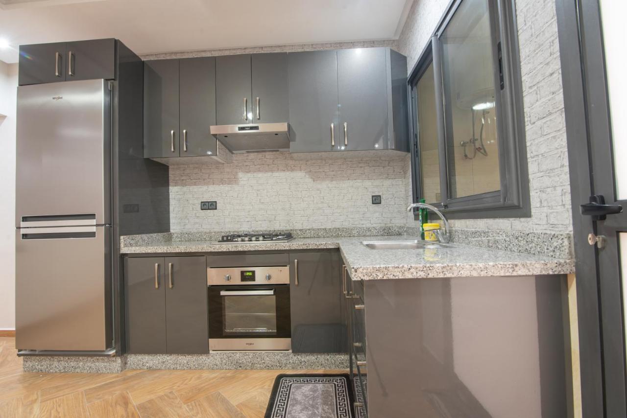 Adam's Apartments: Beach-near Downtown With Fiber Optic Wi-fi Apartment