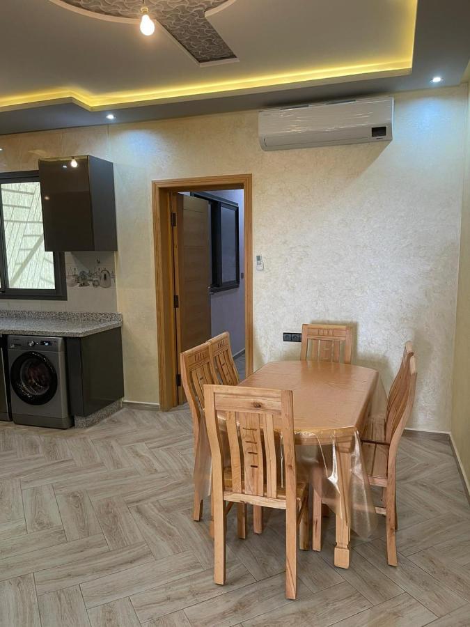 Apartment Adam's Apartments: Beach-near Downtown With Fiber Optic Wi-fi *
